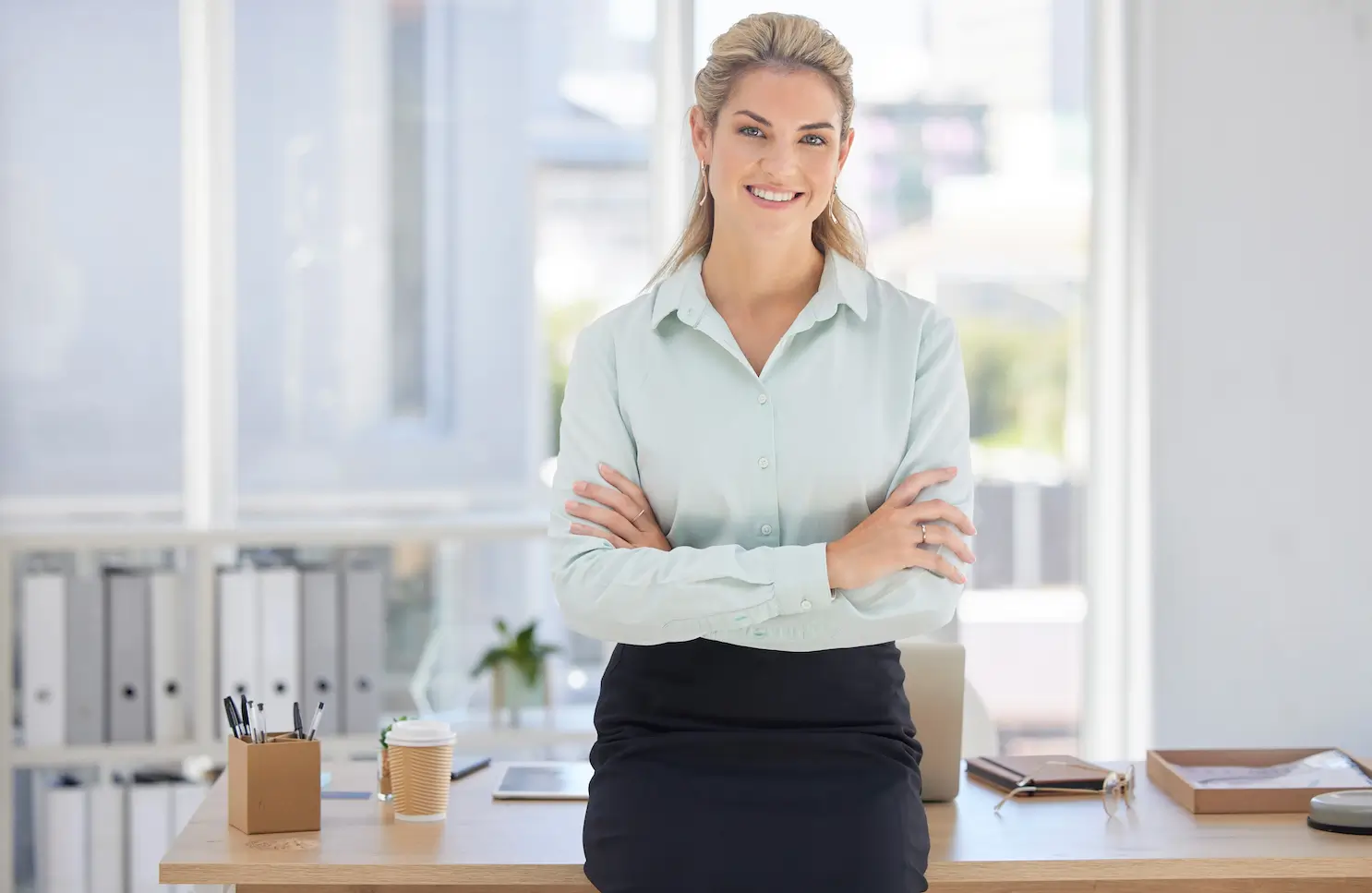 secretaria saude na recepcao paciente atendimento personal organizer